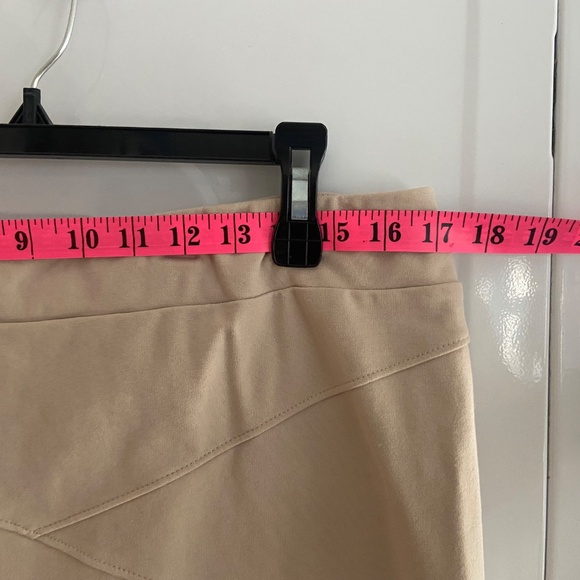 Laura khaki coloured straight skirt - Picture 5 of 5